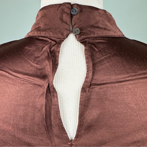 Luxury Quality Silk Top - Picture 4 of 6